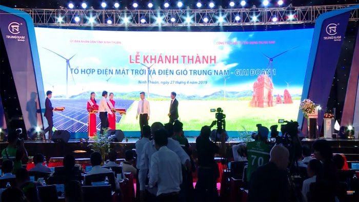 quay-phim-le-khanh-thanh-nha-may-dien-gio-trung-nam